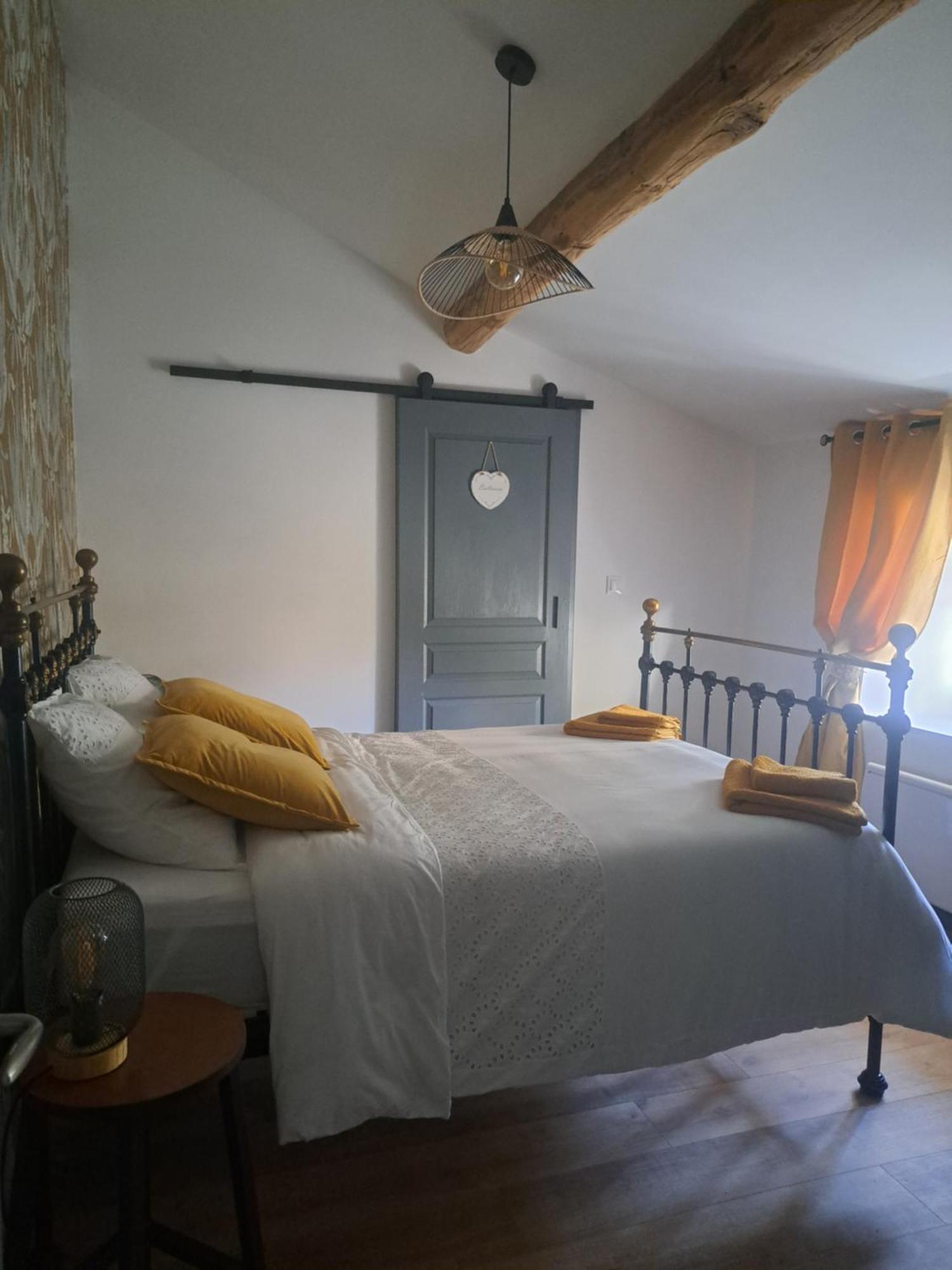 Lavallade12 Chambers D'Hotes Roussines Exterior foto